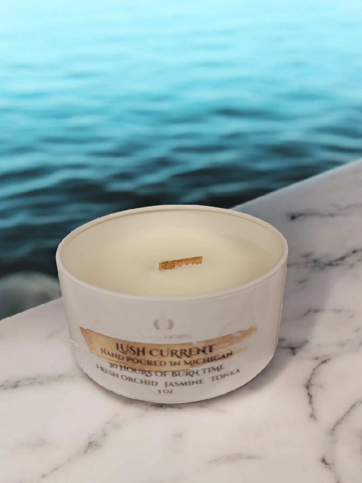 Lush Current Luxury 5 oz Wooden Wick Candle