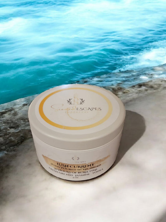 Lush Current Luxury 5 oz Wooden Wick Candle